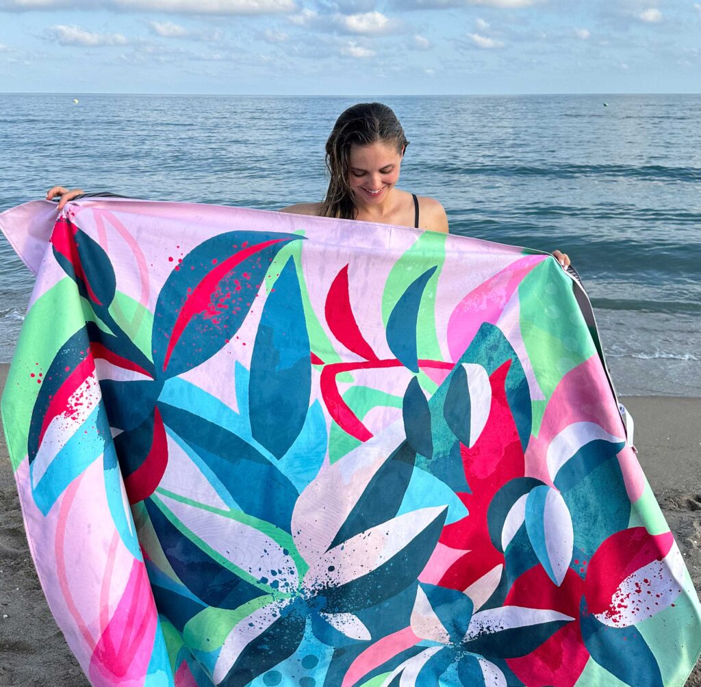 REVORN-ART-TOWEL_-DELIA-RUIZ_16